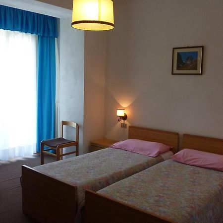 Hotel Terminus Levico Terme Esterno foto