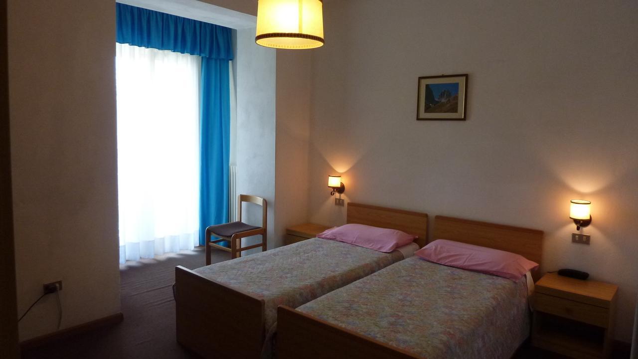 Hotel Terminus Levico Terme Esterno foto