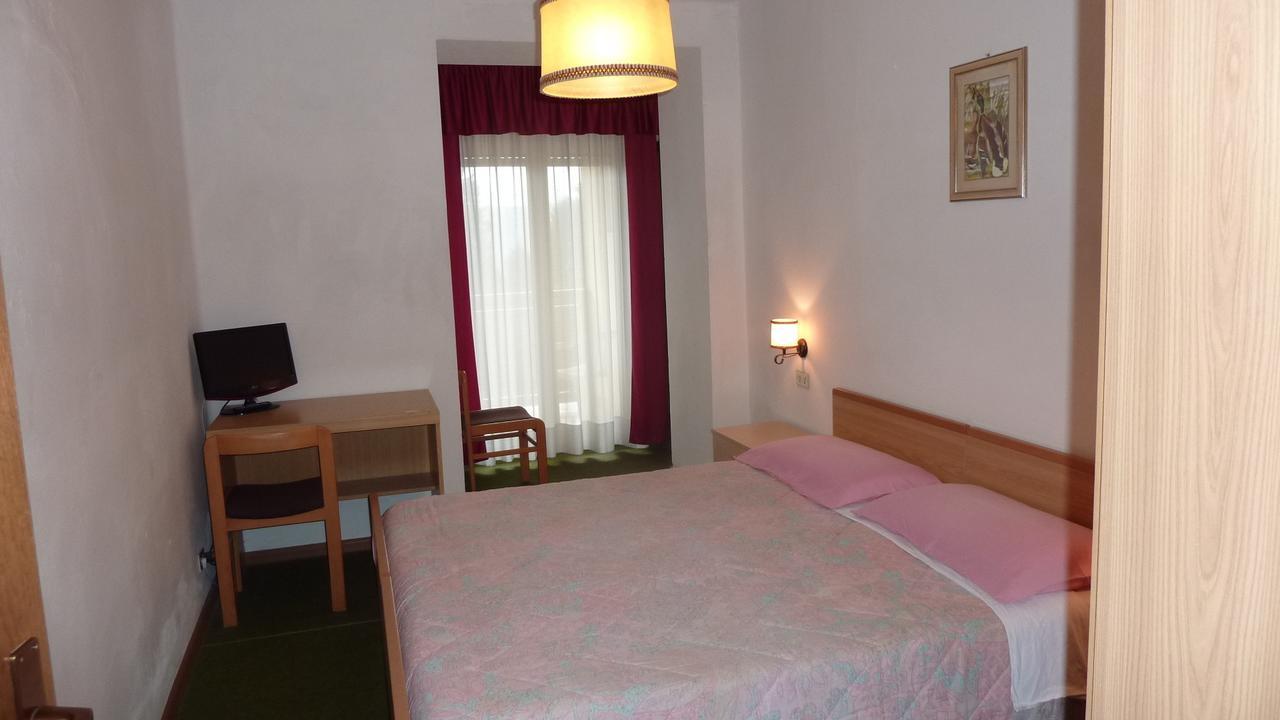Hotel Terminus Levico Terme Esterno foto