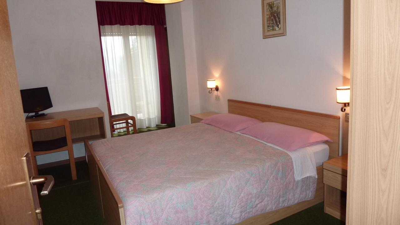 Hotel Terminus Levico Terme Esterno foto