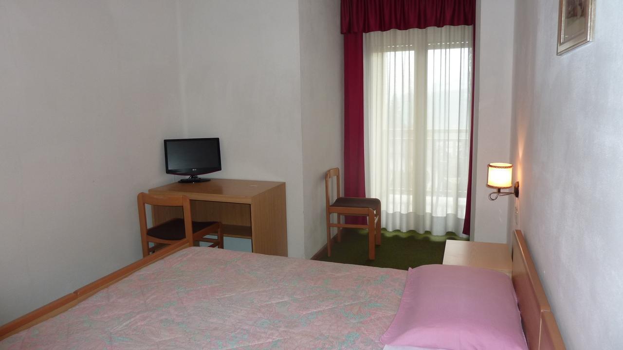 Hotel Terminus Levico Terme Esterno foto